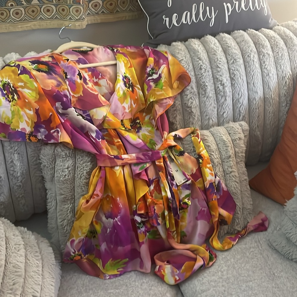 NWT Lauren Ralph Lauren GORGEOUS FLORAL RUFFLE All silk Blouse Size 14 - Picture 4 of 13